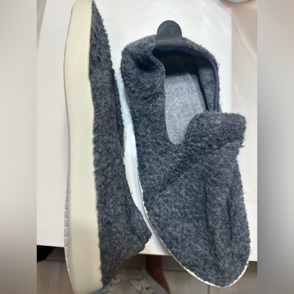 Allbirds men’s slippers - Picture 4 of 5